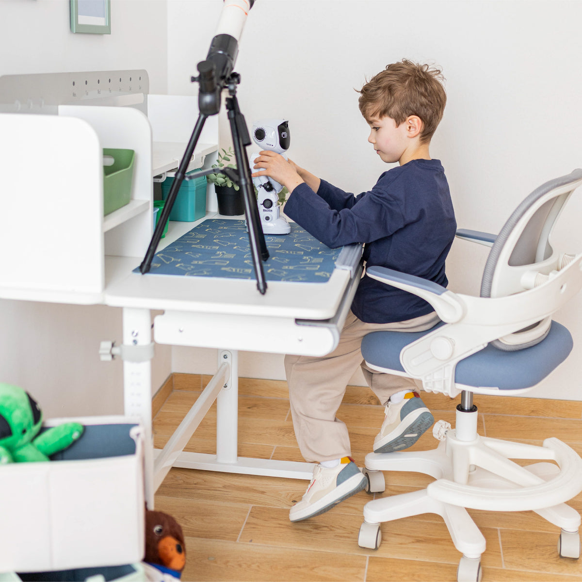 Ergonomischer Kinderschreibtisch Mark Adler Study 5.0 Grey 90 cm