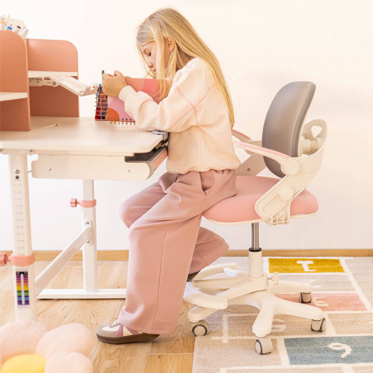 Kinderschreibtischstuhl Mark Adler Junior 4.3 Pink-grey