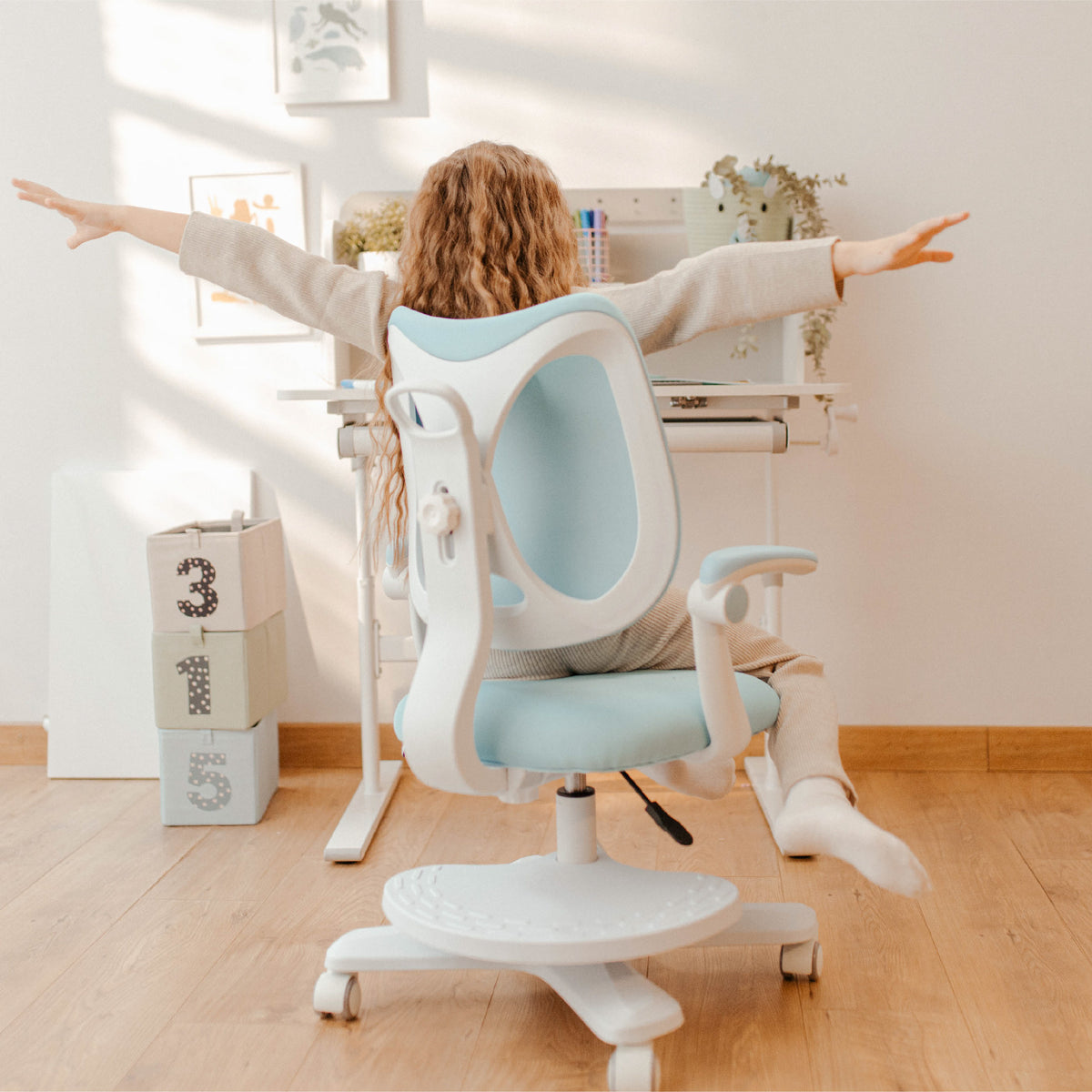 Mark Adler Junior 4.6 Blau ergonomischer Kinderstuhl