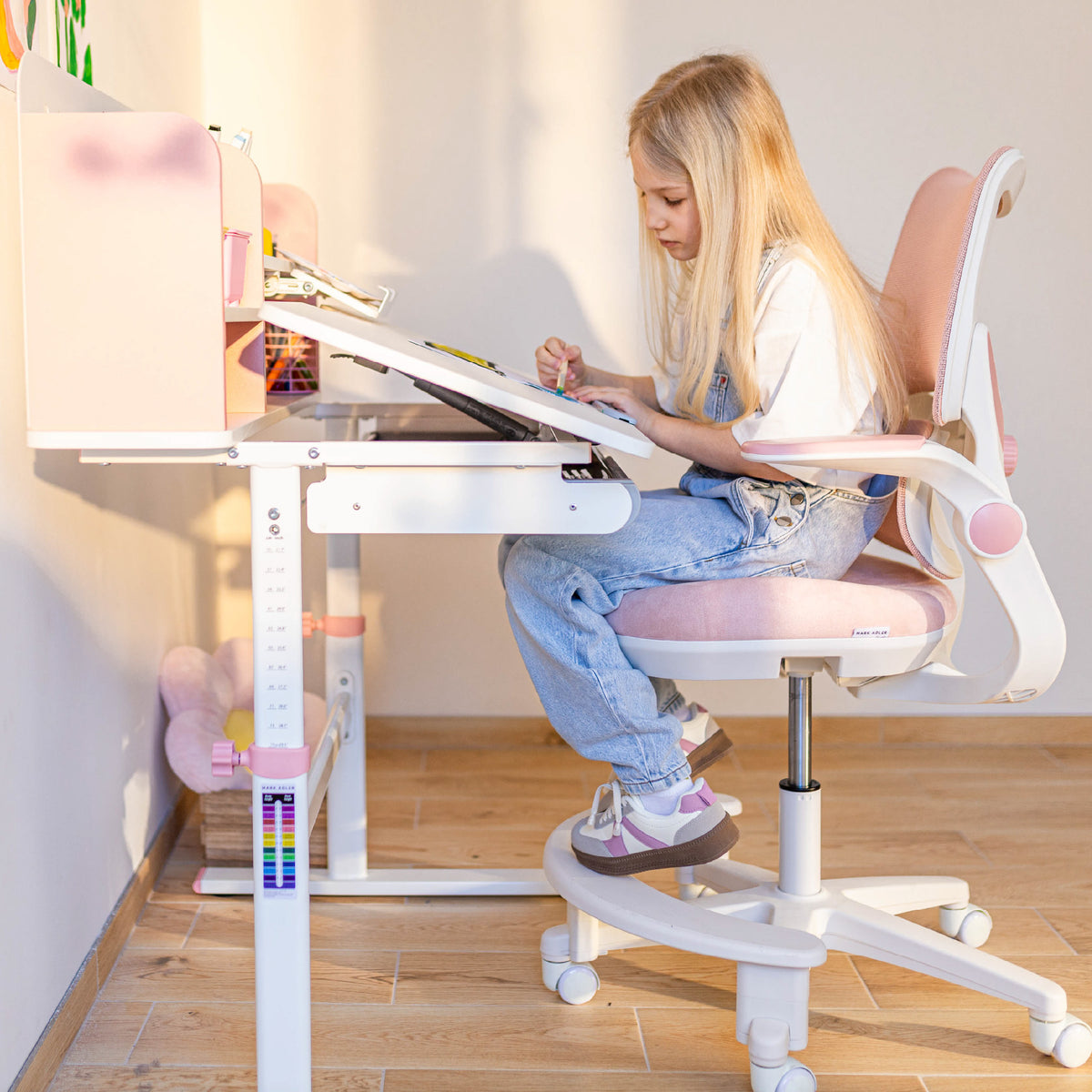 Kinderschreibtischstuhl Mark Adler Junior 5.7 Pink