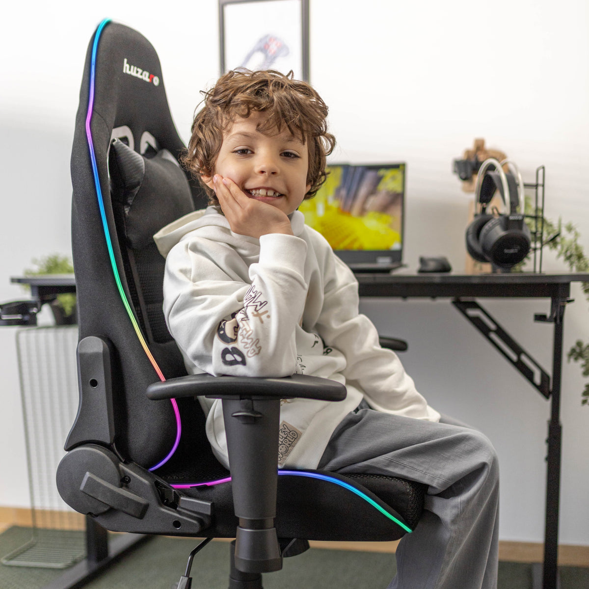 HUZARO RANGER 6.0 RGB LED Mesh Gaming-Stuhl für Kinder